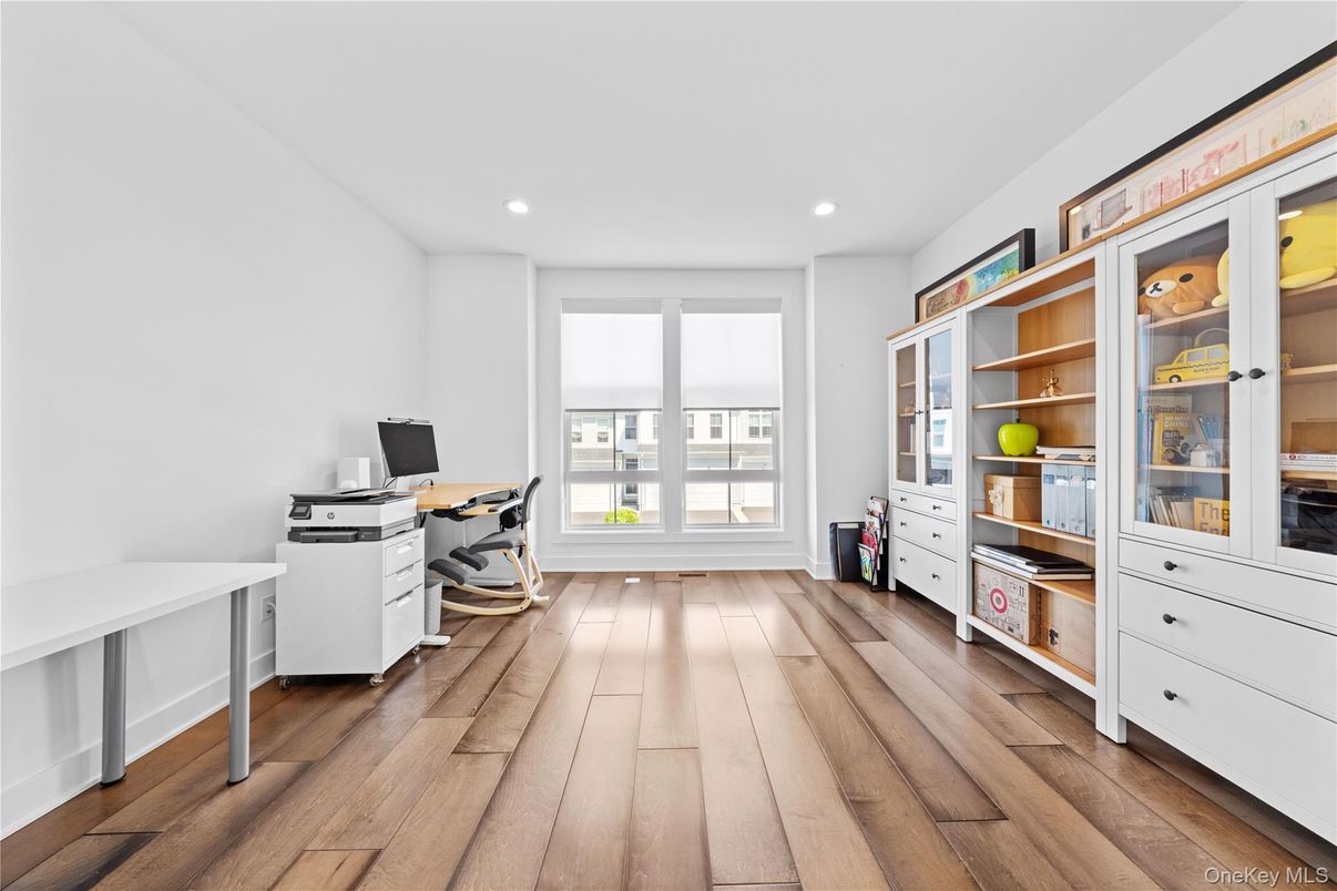 Home Office, Interior, Recessed Lighting, Wood Texture Flooring