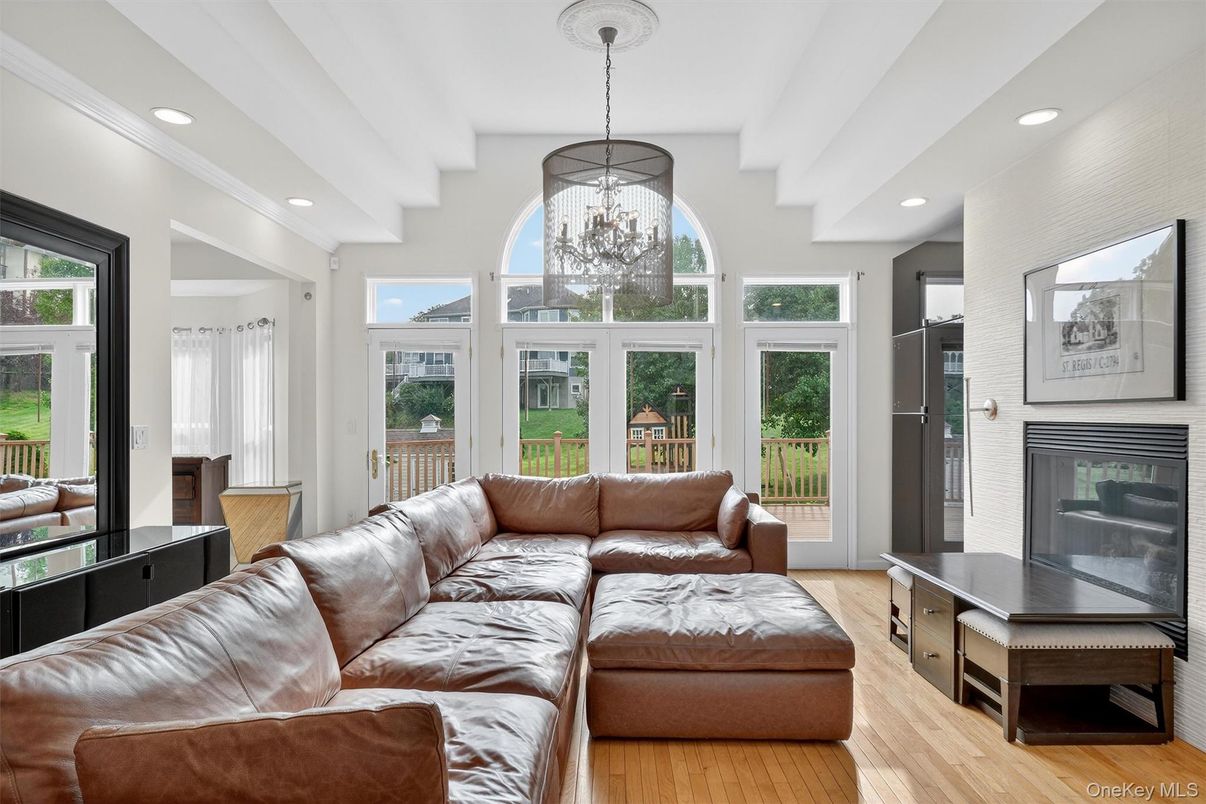 Fireplace, Interior, Living room, Pendant Lights, Recessed Lighting, Wood Texture Flooring