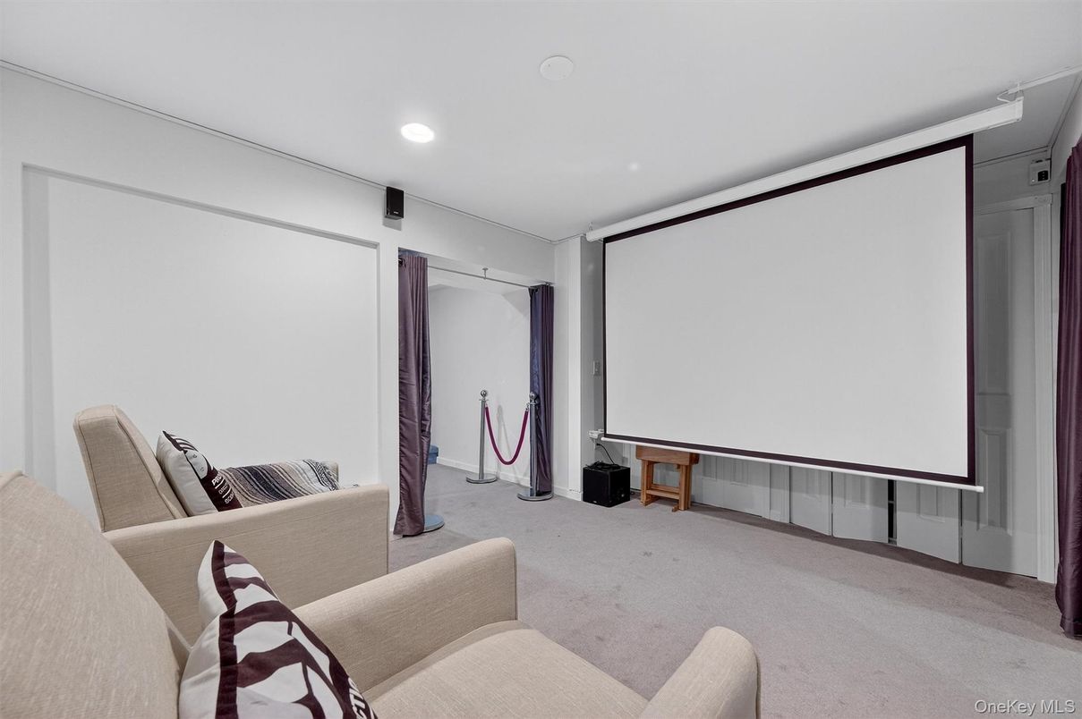 Interior, Projection Screen, Recessed Lighting, Theatre Room