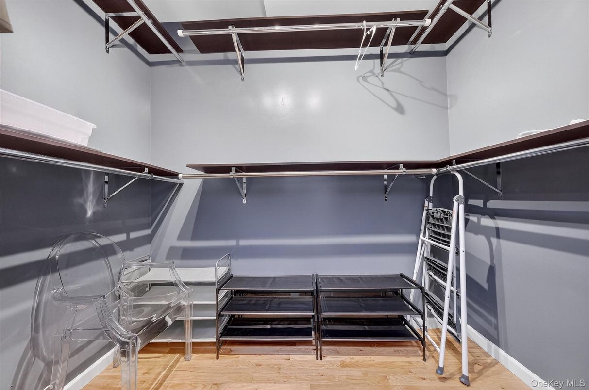 Interior, Walk-in Closets, Wood Texture Flooring