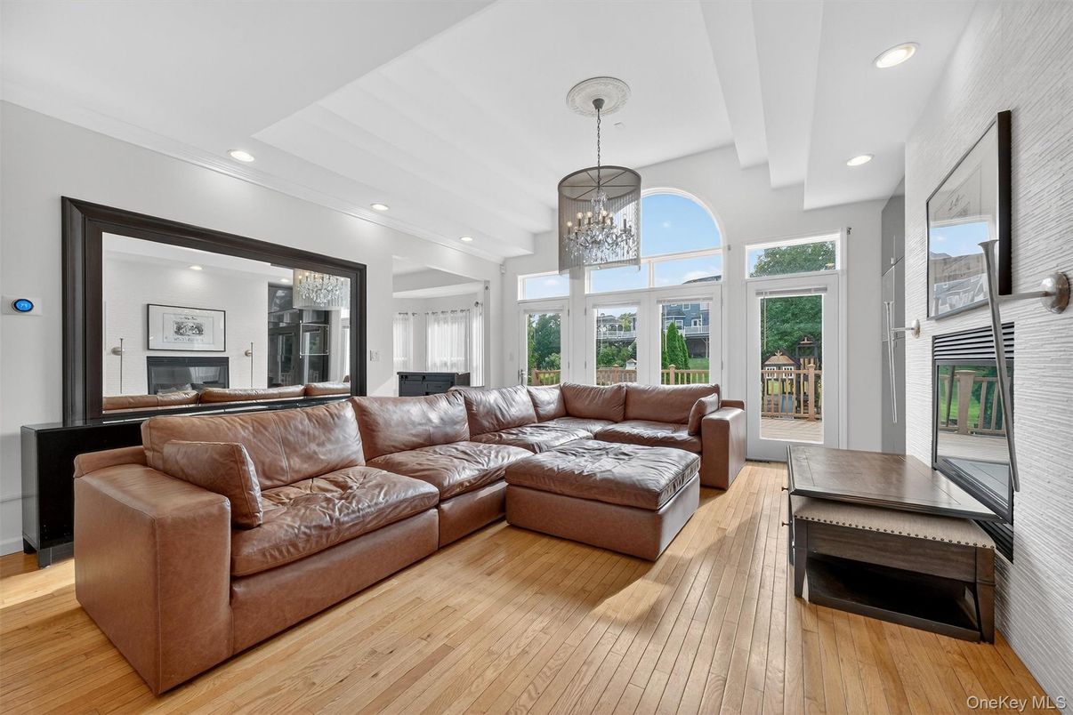 Chandelier, Interior, Living room, Pendant Lights, Recessed Lighting, Wood Texture Flooring