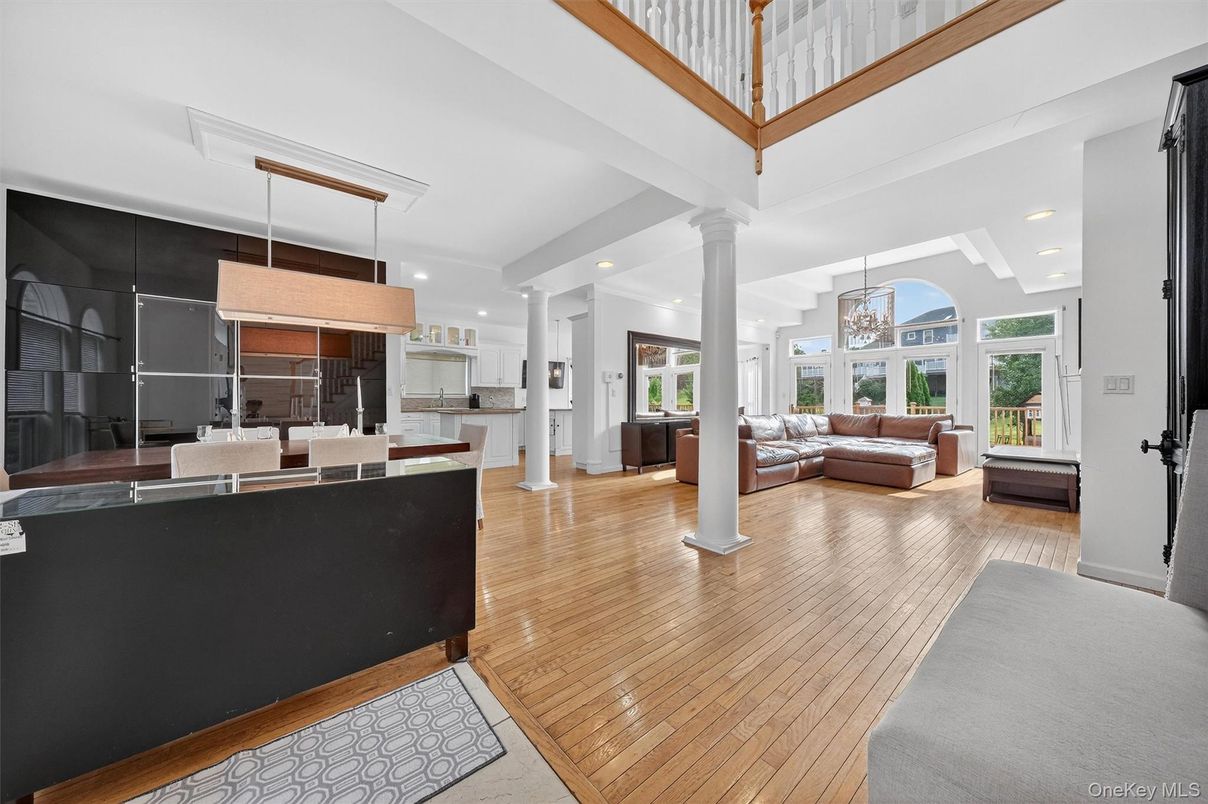 Interior, Kitchen, Living room, Pendant Lights, Recessed Lighting, Wood Texture Flooring