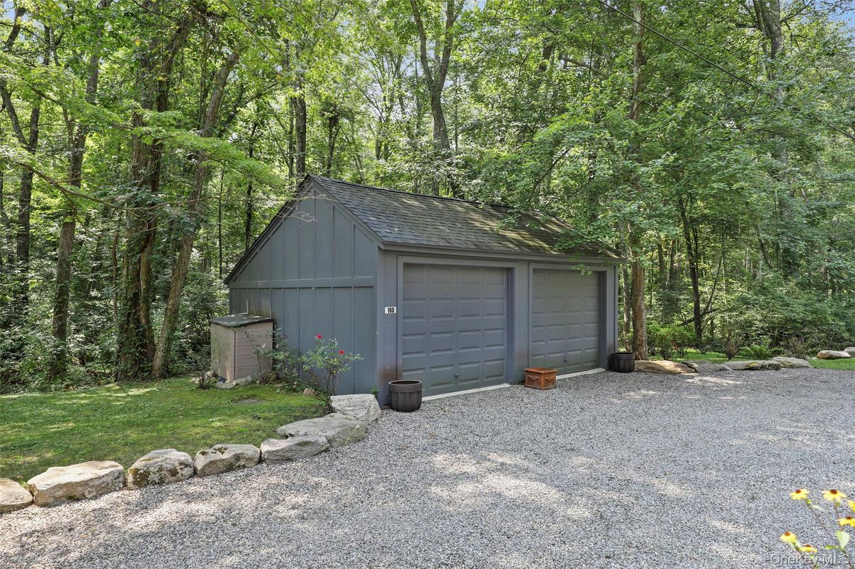 Detached Garage, Exterior