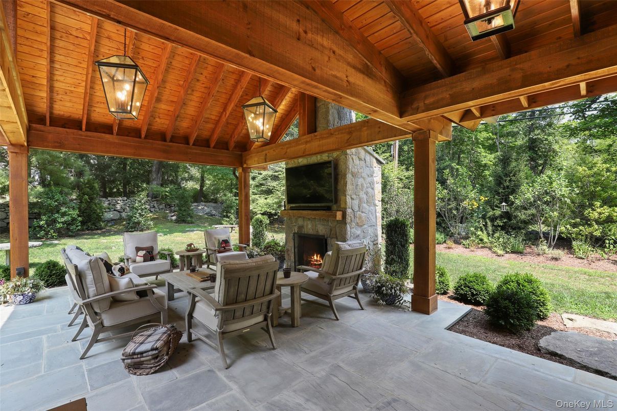 Exterior, Fireplace