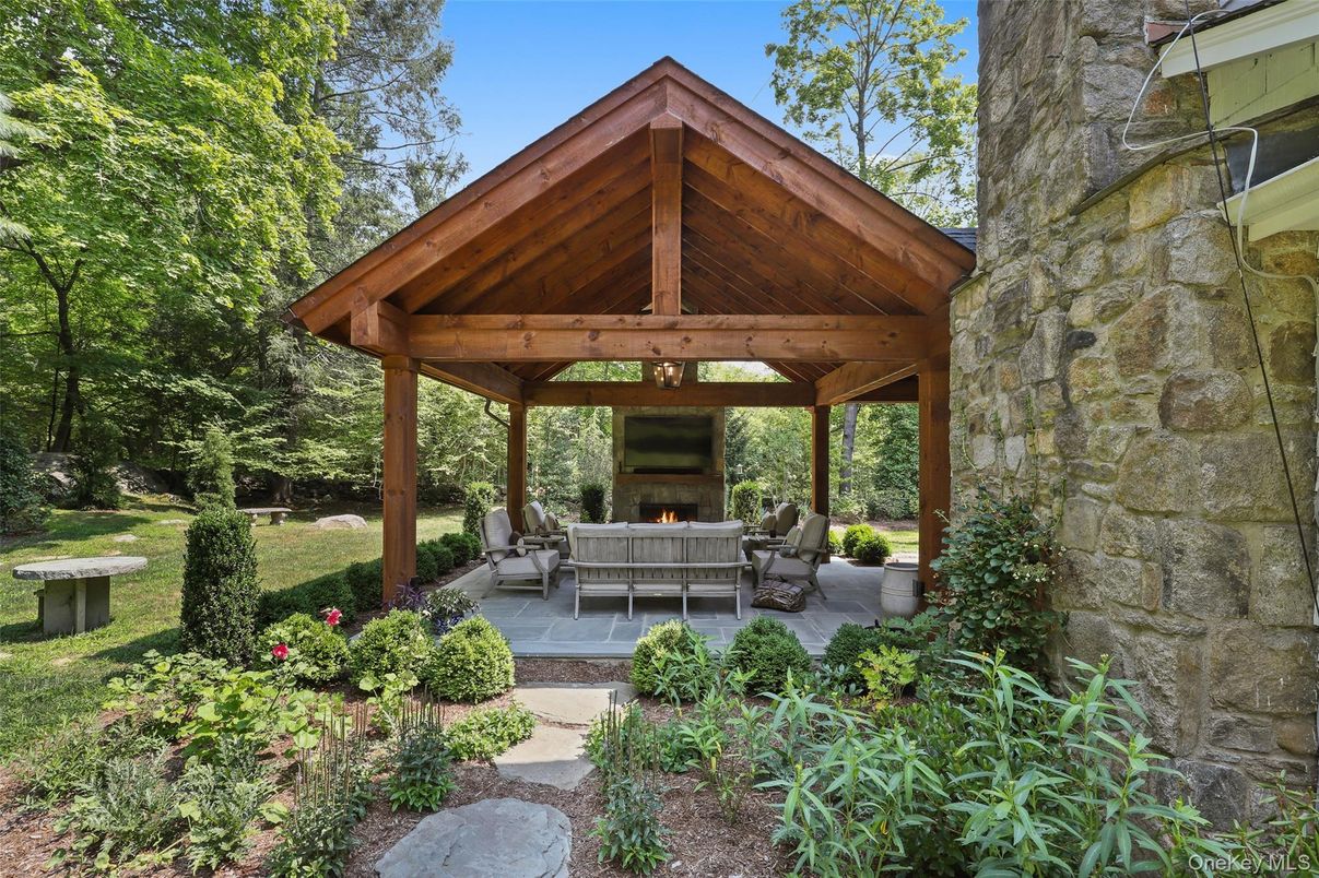 Exterior, Fireplace