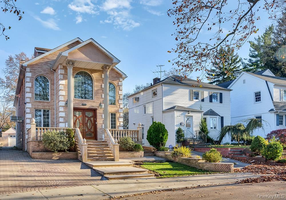 Exterior, Facade, Queen Anne Victorian