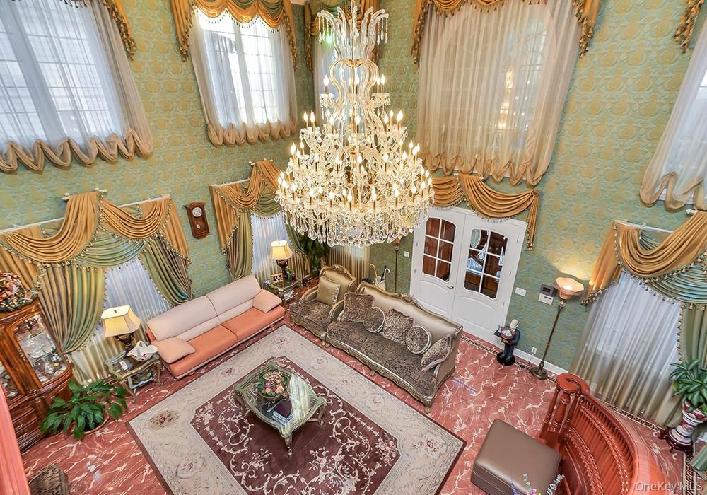 Chandelier, Interior, Living room