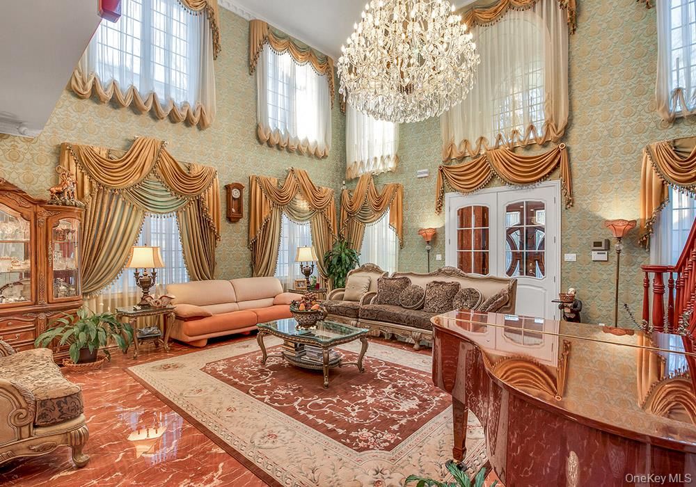 Chandelier, Interior, Living room