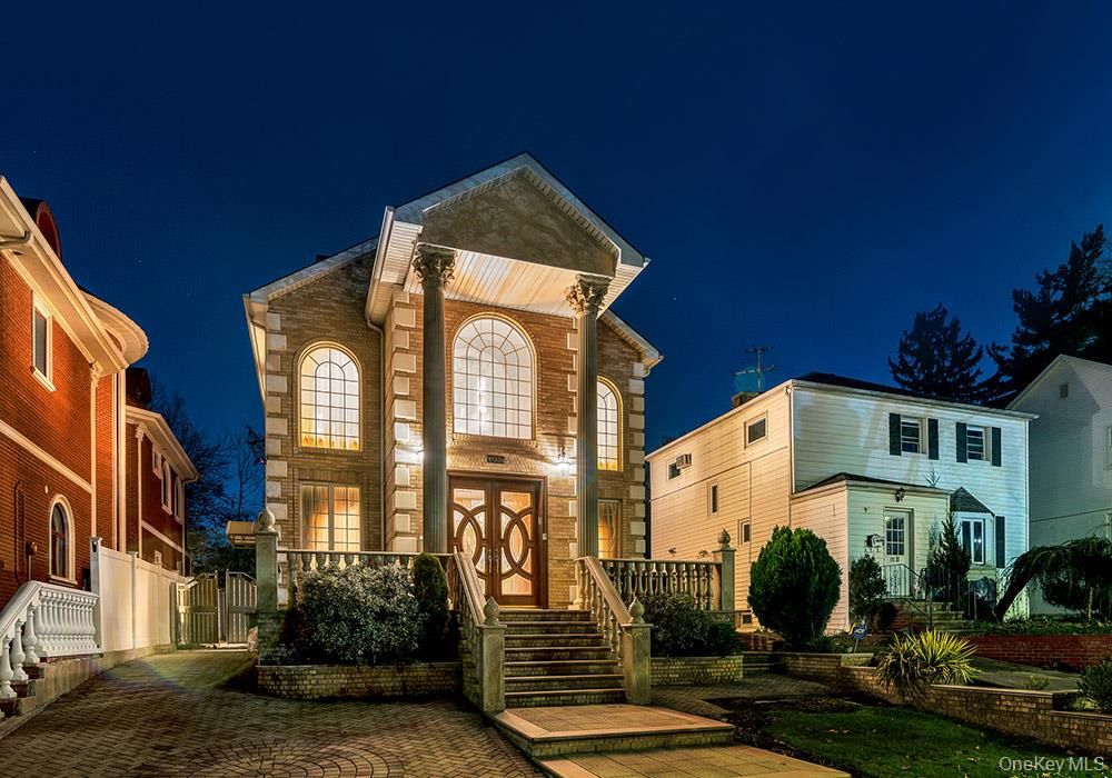 Exterior, Facade, French Provincial