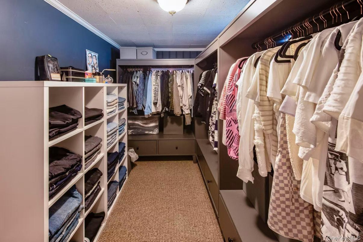 Interior, Walk-in Closets
