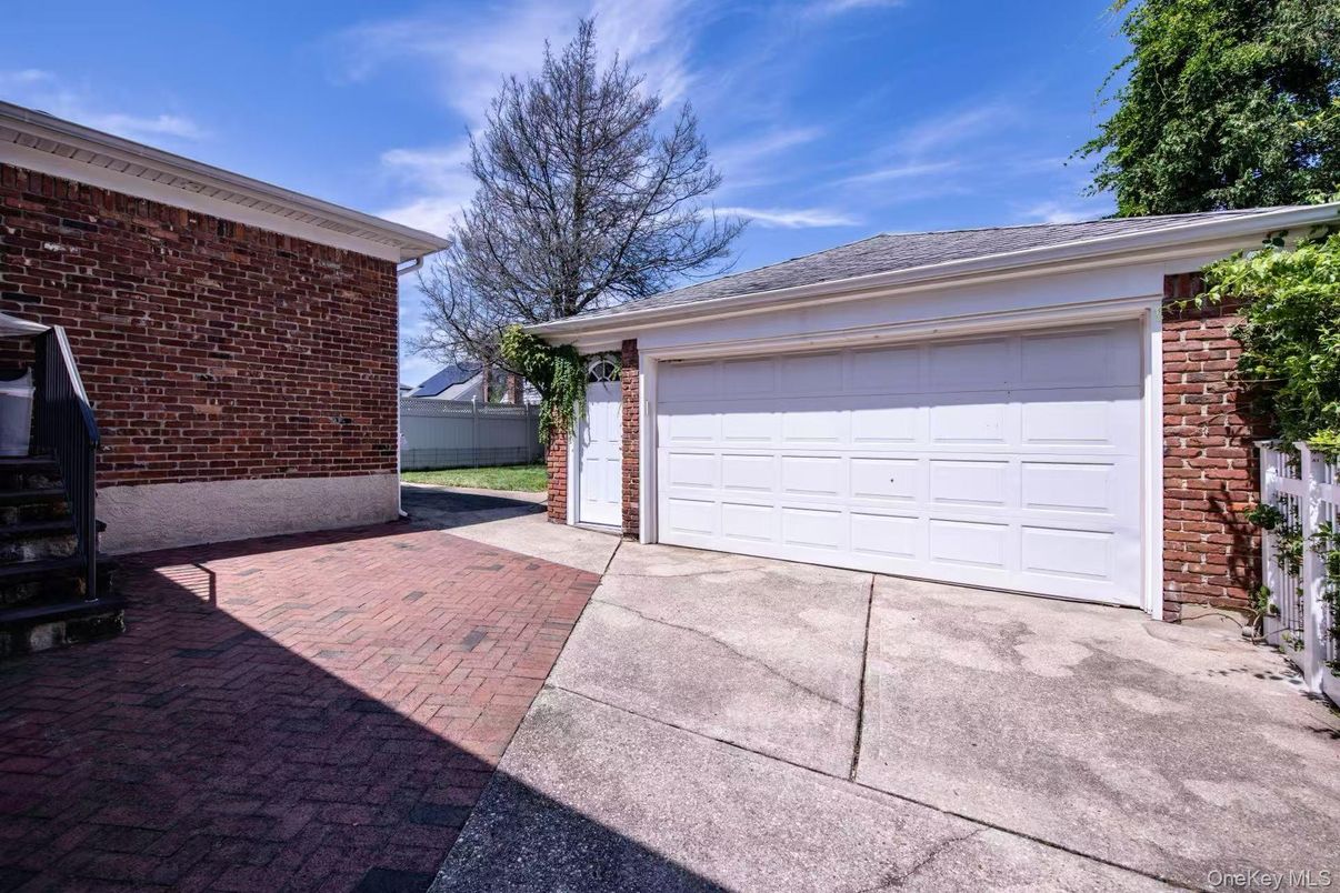 Detached Garage, Exterior