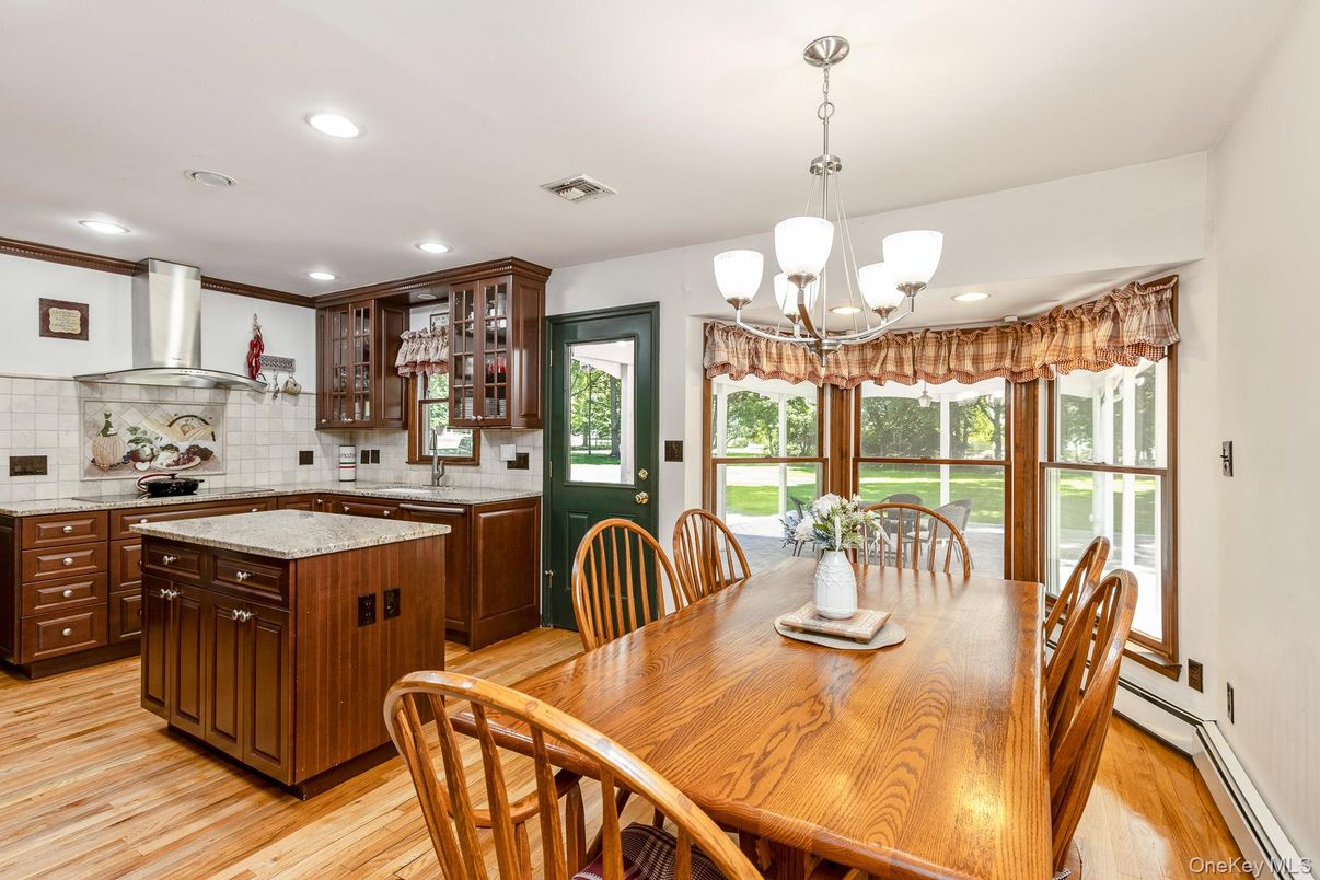 Chandelier, Dining room, Interior, Recessed Lighting, Wood Texture Flooring