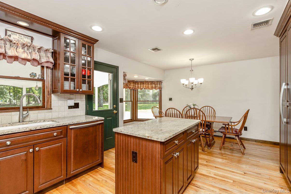 Chandelier, Dining room, Interior, Kitchen, Recessed Lighting, Wood Texture Flooring