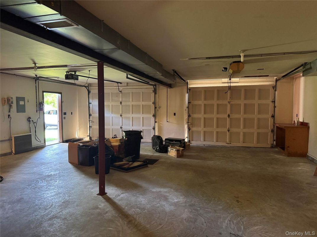 Garage, Interior