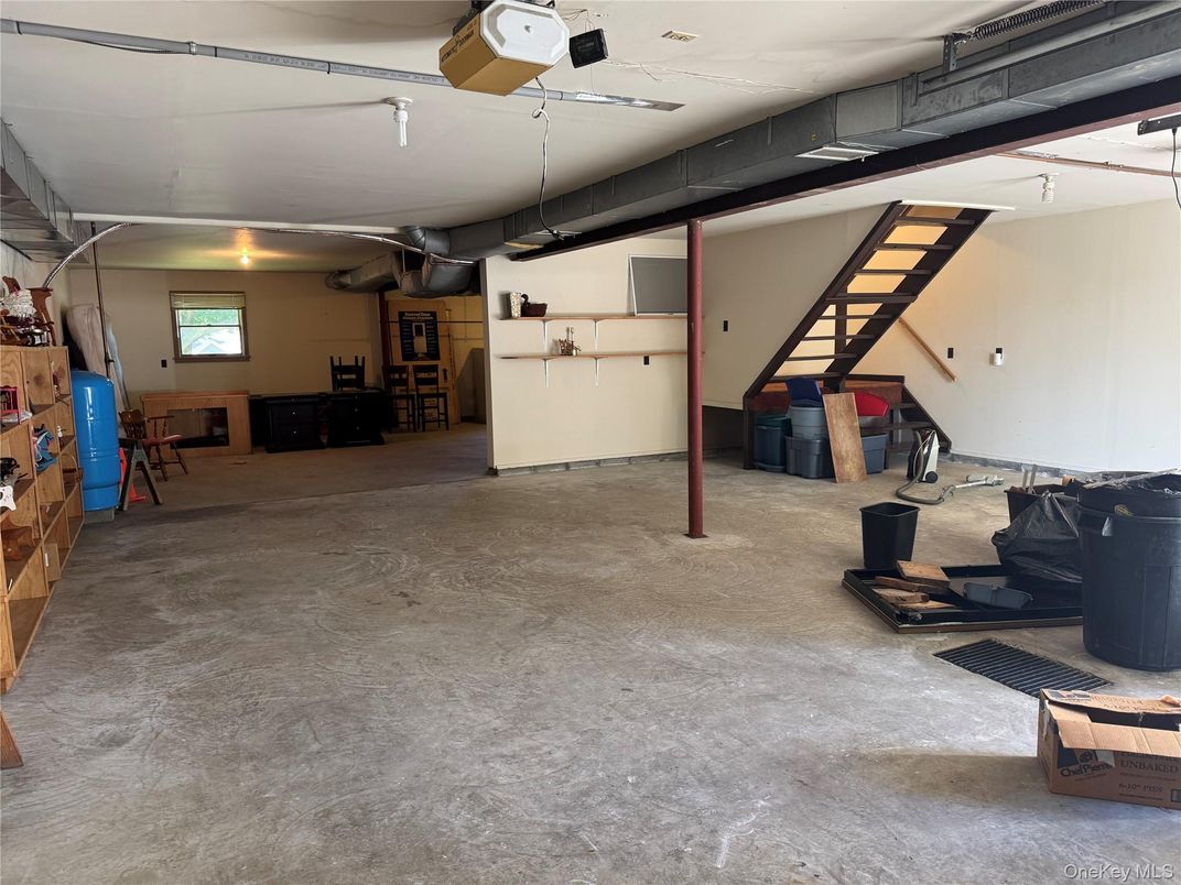 Garage, Interior