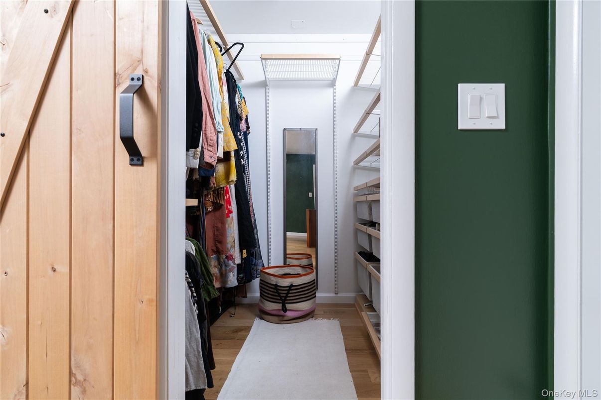 Interior, Walk-in Closets, Wood Texture Flooring