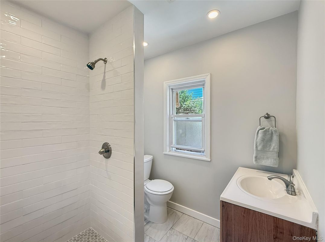 Bathroom, Interior, Marble, Recessed Lighting
