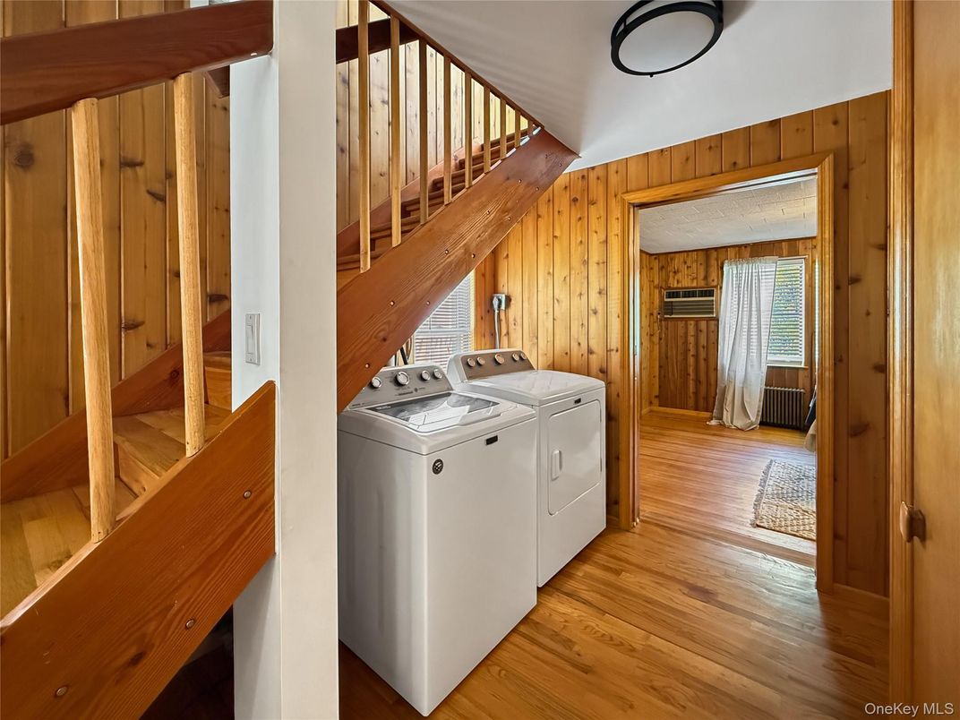 Interior, Washer, Wood Texture Flooring, Wooden Walls