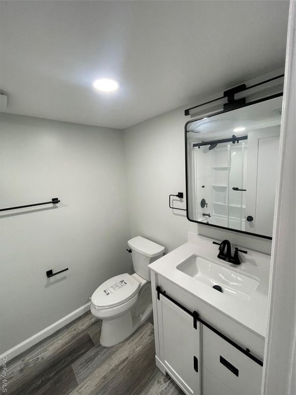Bathroom, Interior, Recessed Lighting, Wood Texture Flooring