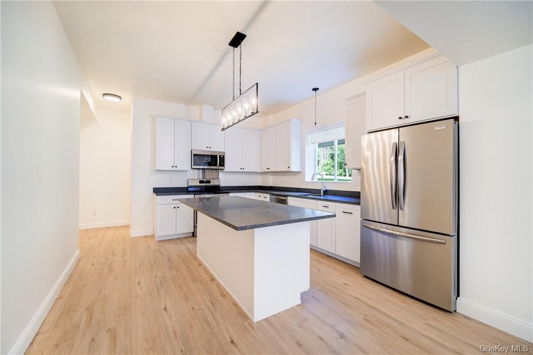 Interior, Kitchen, Pendant Lights, Wood Texture Flooring