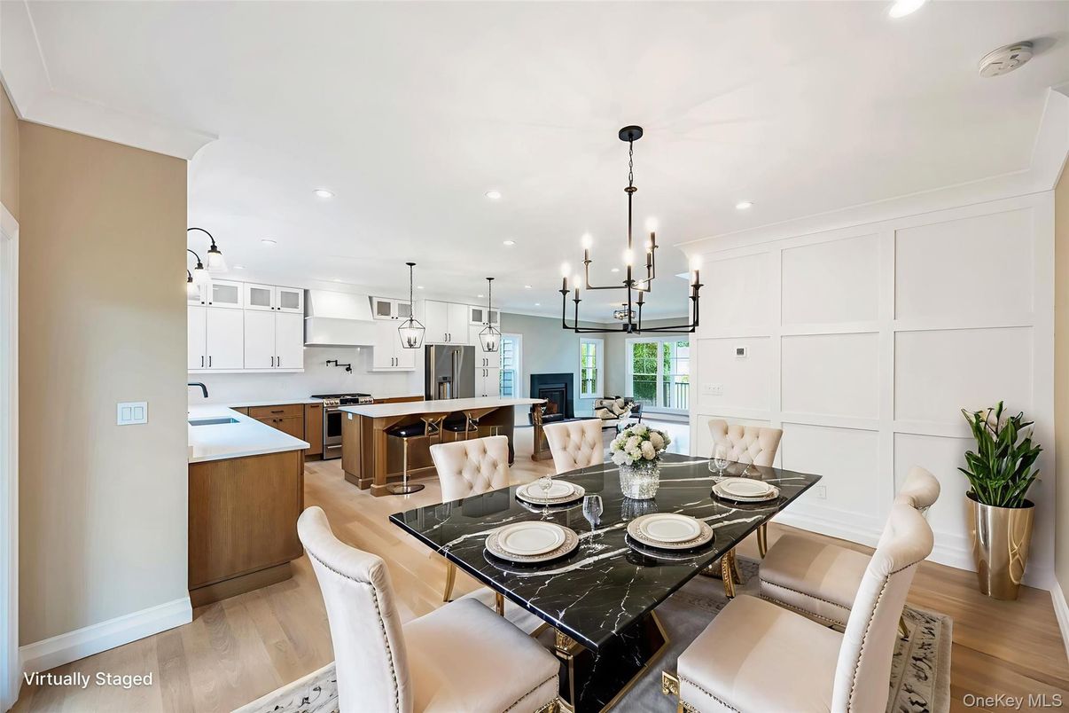 Dining room, Interior, Kitchen, Pendant Lights, Recessed Lighting, Wood Texture Flooring