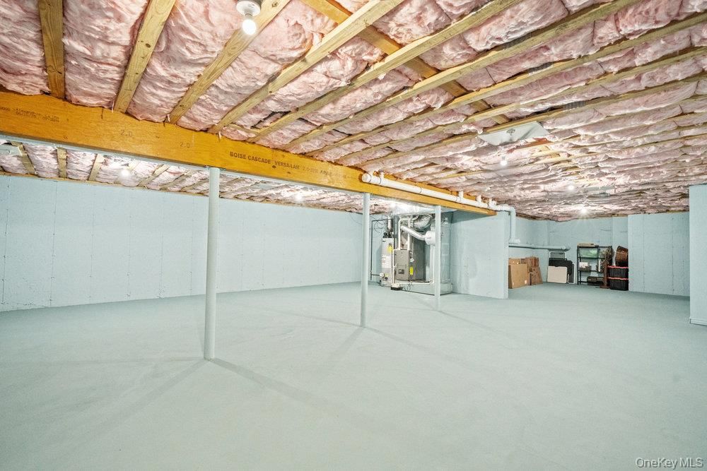 Empty room, Interior, Wooden Beams