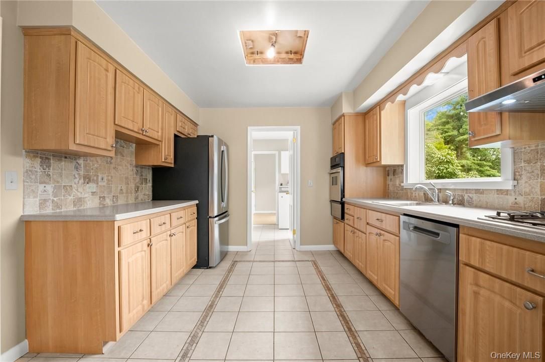 Interior, Kitchen, Stainless Steel Appliances