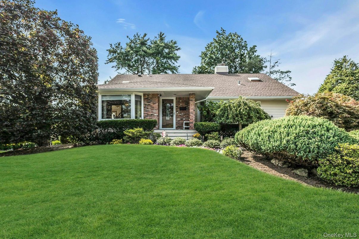 Backyard, Exterior, Facade, Brick Facade, Cape Cod
