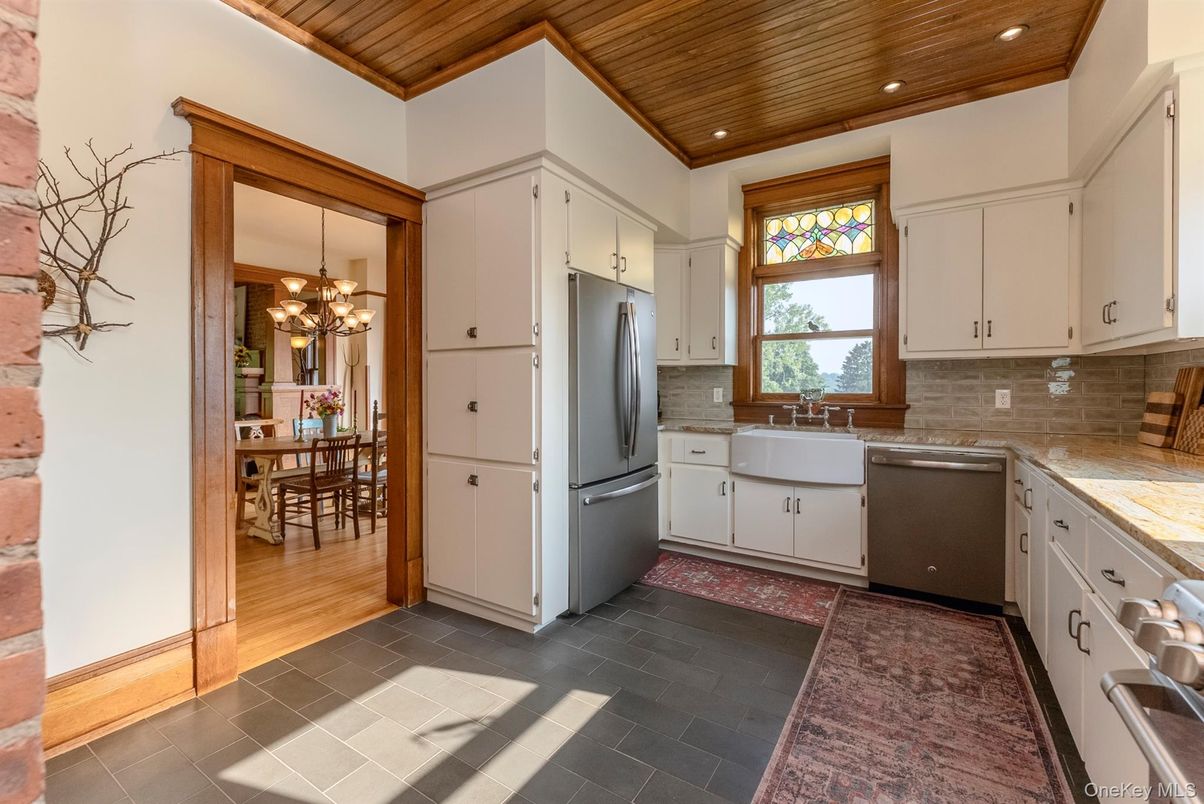 Chandelier, Dining room, Interior, Kitchen, Recessed Lighting, Wooden Ceilings, Wood Texture Flooring