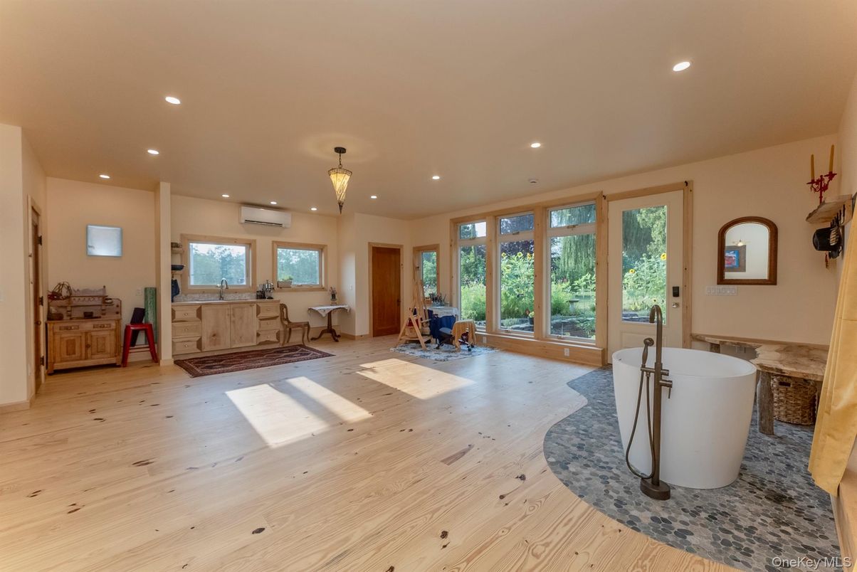 Chandelier, Interior, Recessed Lighting, Wood Texture Flooring