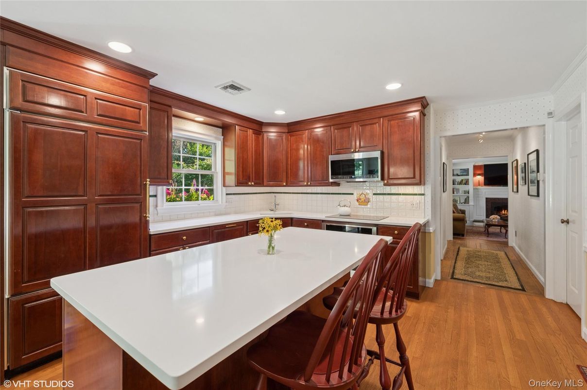 Fireplace, Interior, Kitchen, Recessed Lighting, Wood Texture Flooring