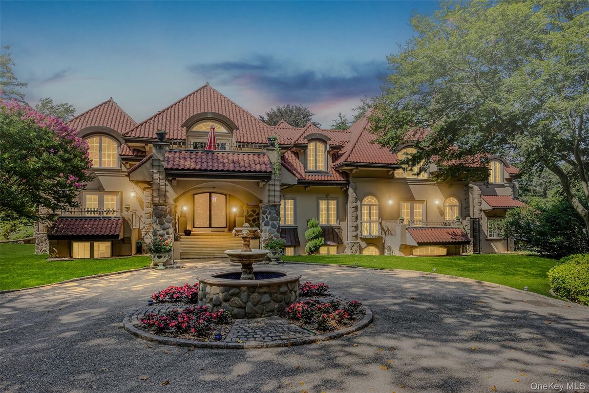 Backyard, Exterior, Facade, French Provincial