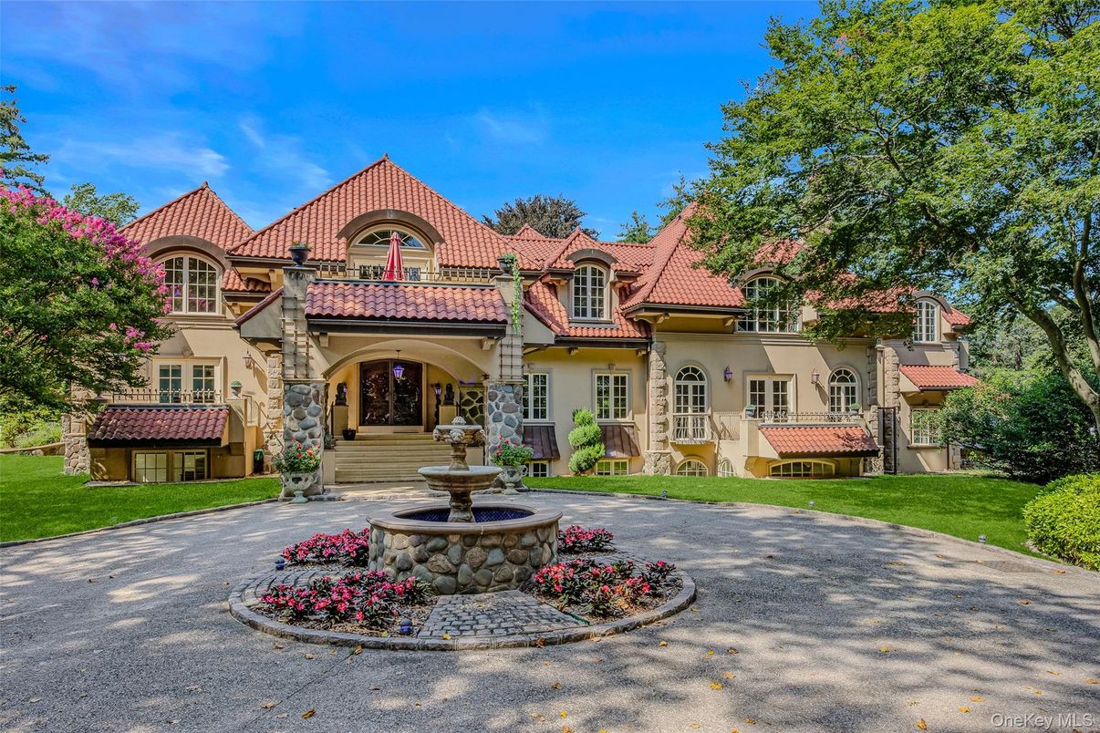 Backyard, Exterior, Facade, French Provincial