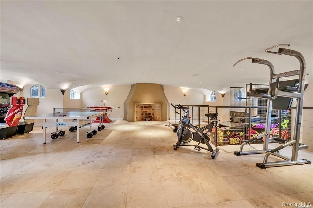 Fitness Equipment, Game Room, Interior, Recessed Lighting