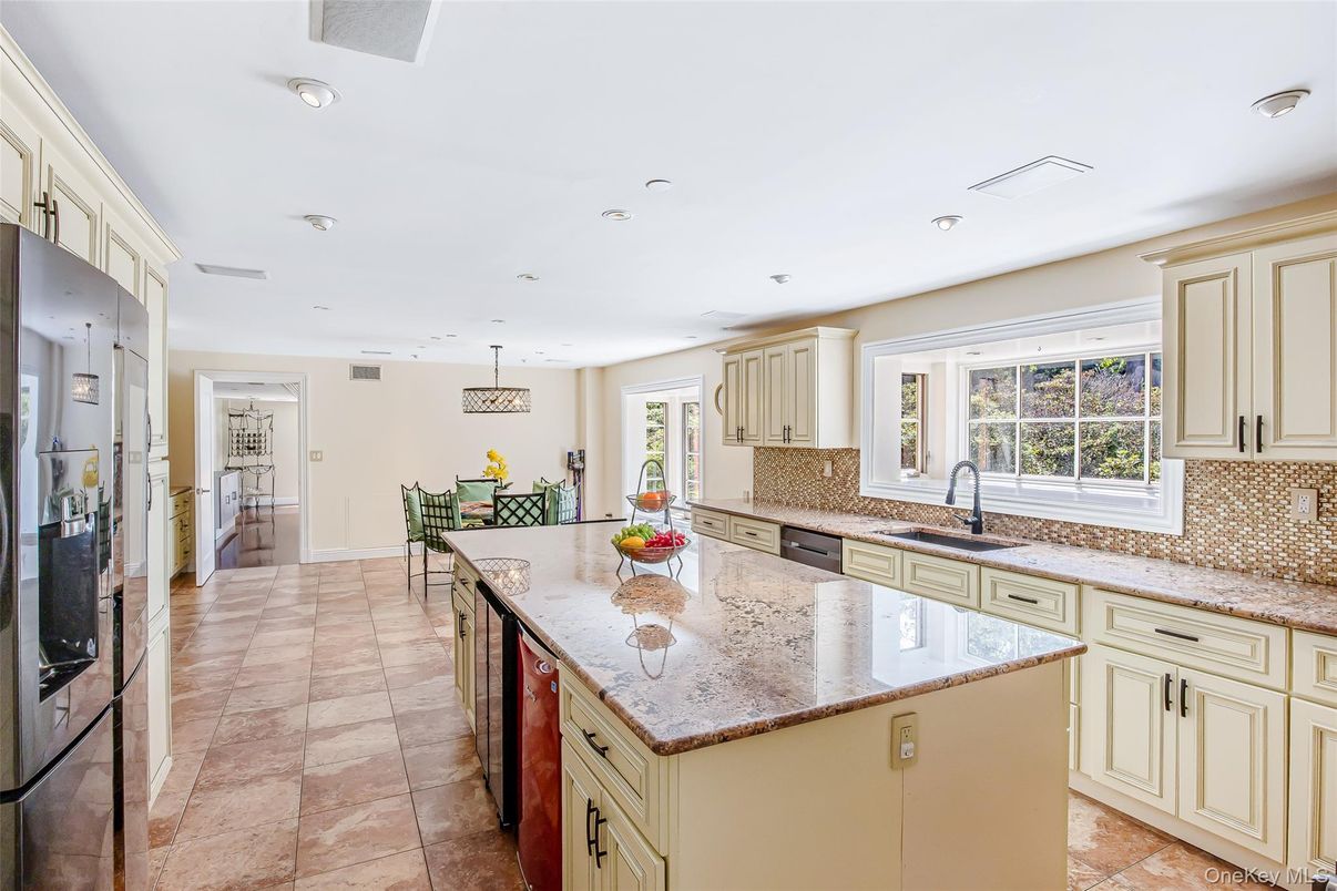 Dining room, Interior, Kitchen, Pendant Lights, Recessed Lighting