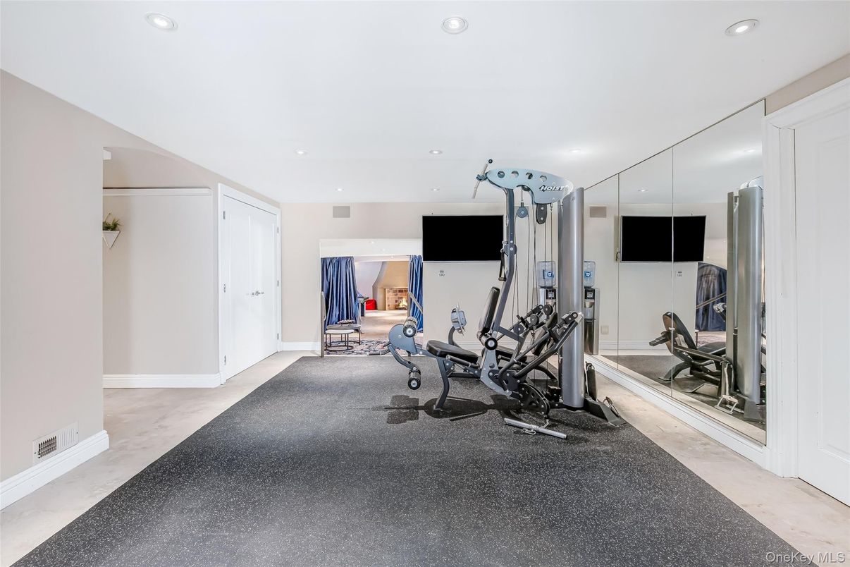 Fitness Equipment, Interior, Recessed Lighting