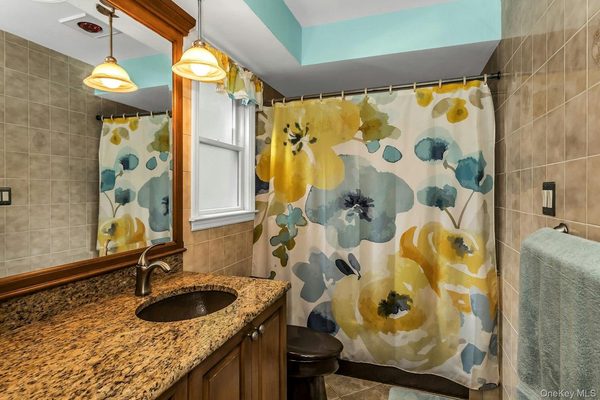 Bathroom, Interior, Pendant Lights