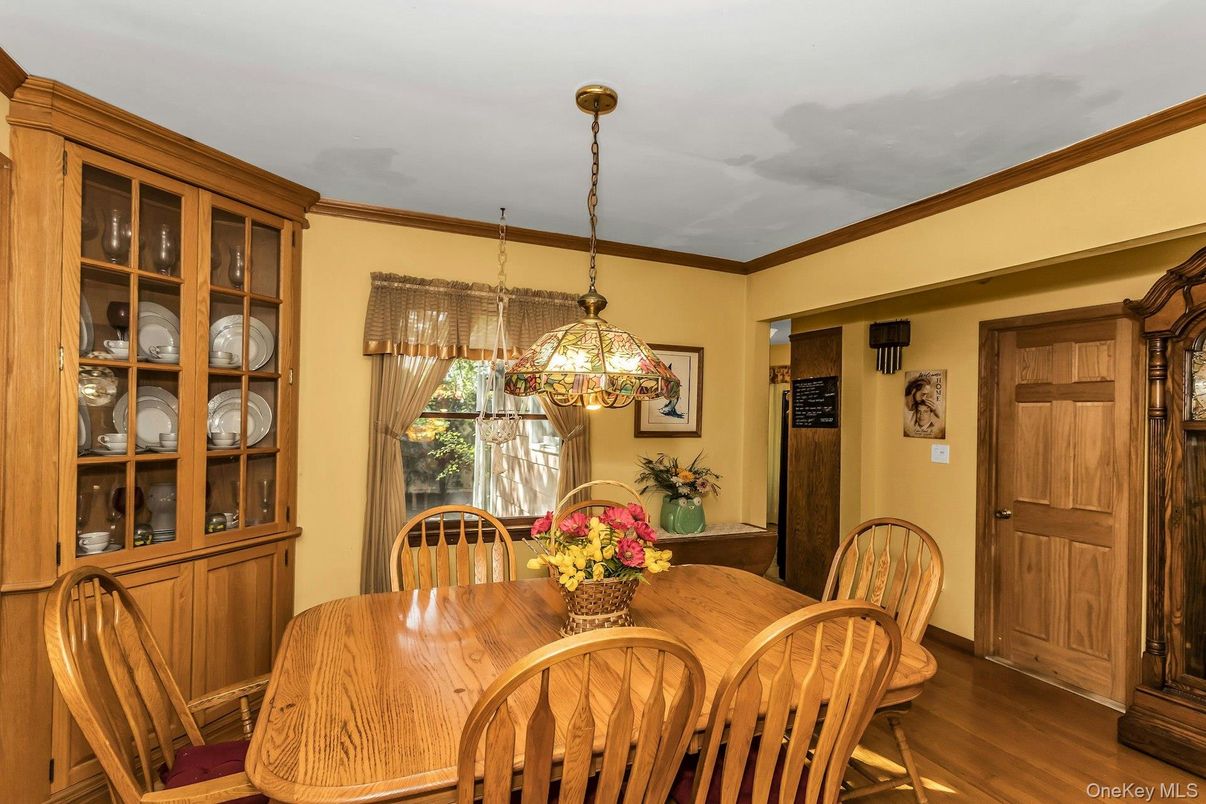 Chandelier, Dining room, Interior, Pendant Lights, Wood Texture Flooring