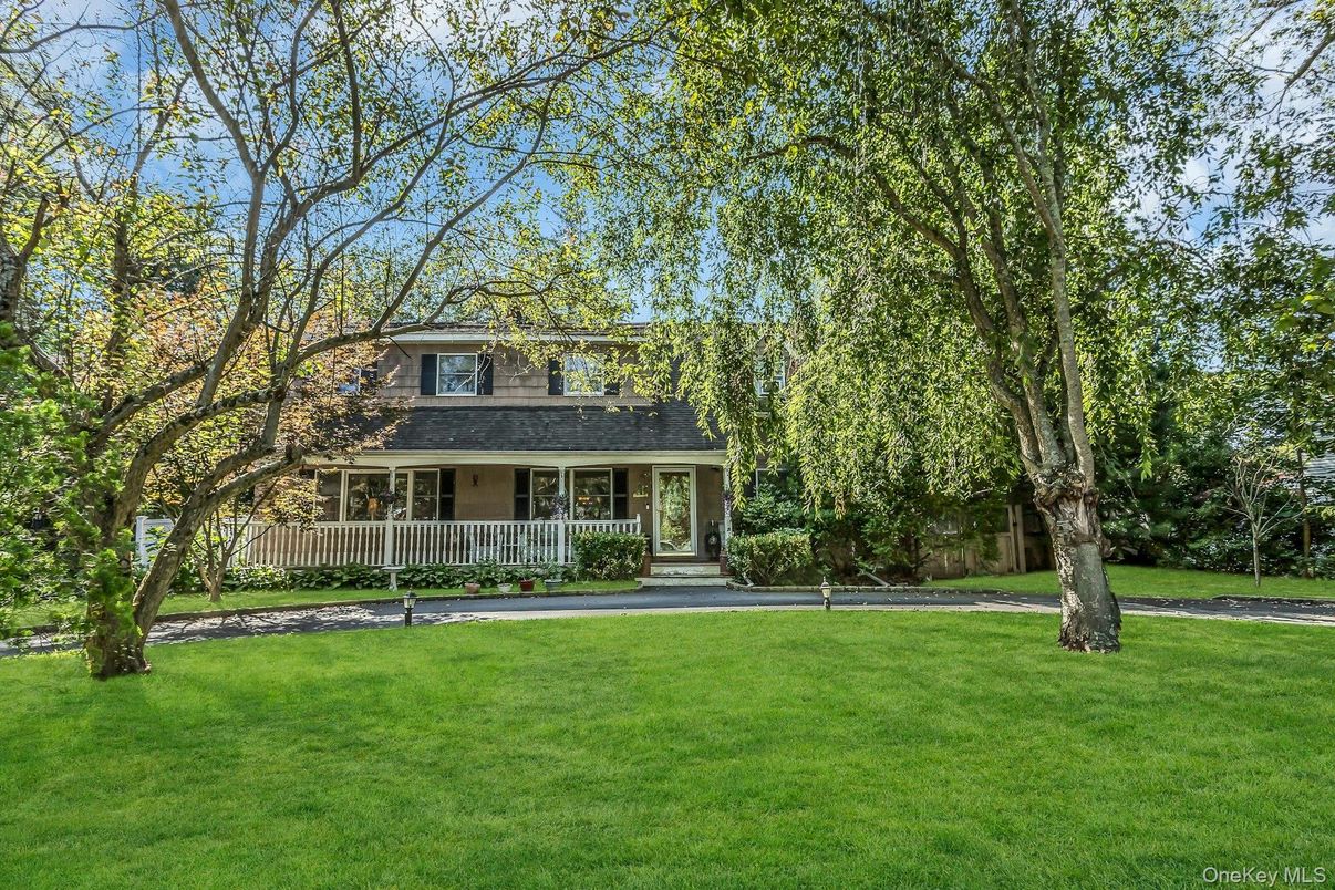 Backyard, Exterior, Facade, American Foursquare