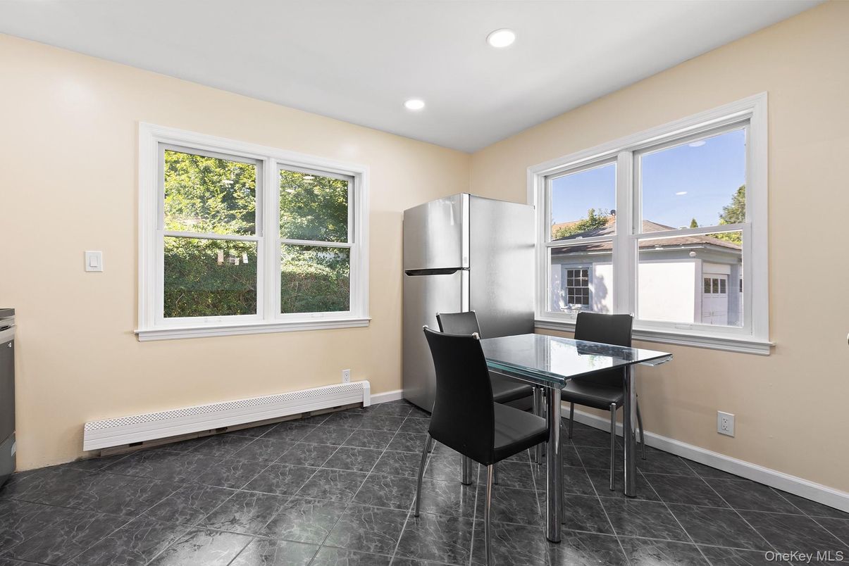 Dining room, Interior, Recessed Lighting