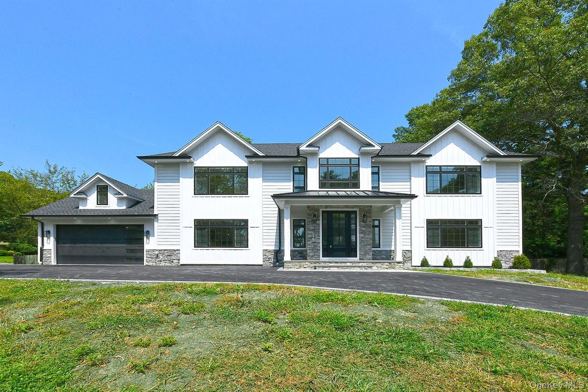 Attached, Exterior, Facade, Farmhouse