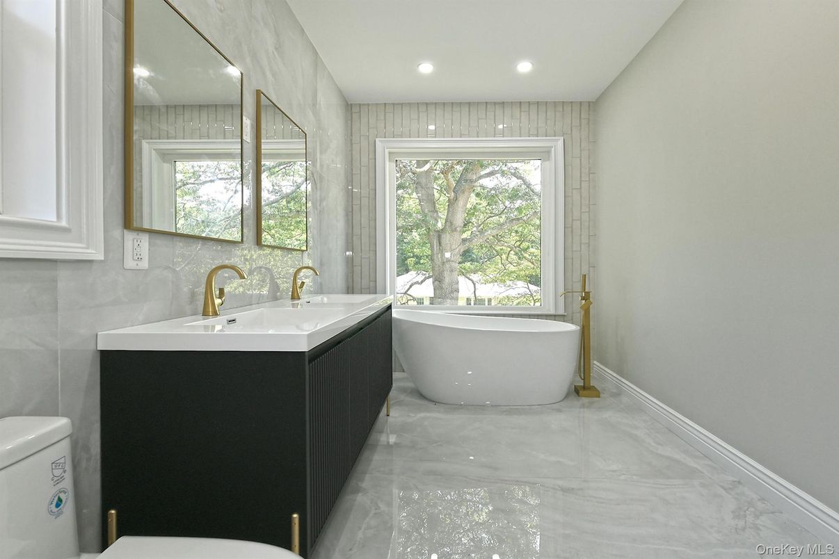 Bathroom, Free Standing Baths, Interior, Marble, Recessed Lighting