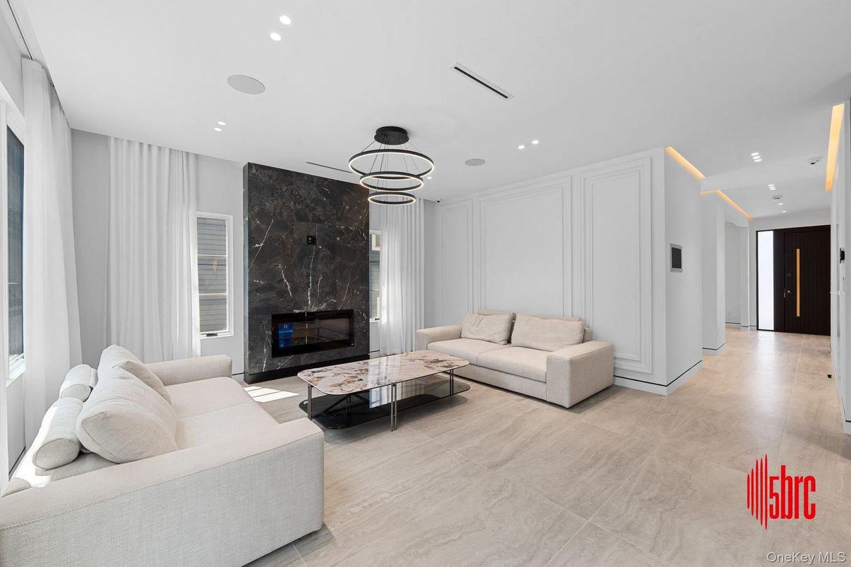 Fireplace, Interior, Living room, Pendant Lights, Recessed Lighting