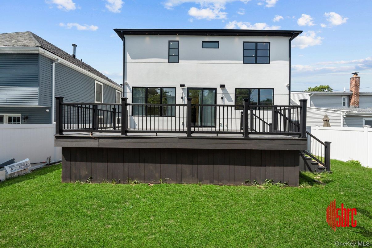 Backyard, Exterior, Facade, Modern