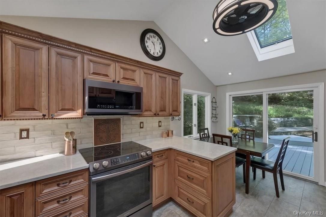 Dining room, Interior, Kitchen, Recessed Lighting