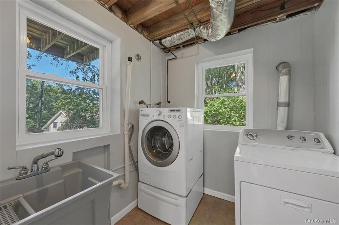 Interior, Washer, Wooden Ceilings