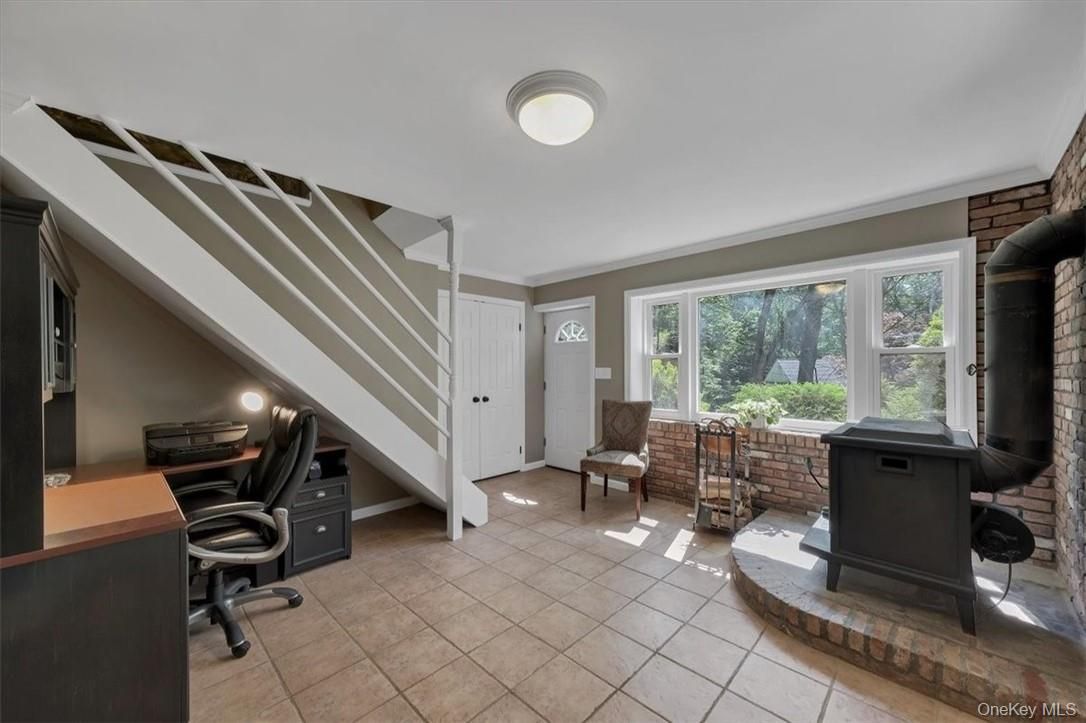 Home Office, Interior