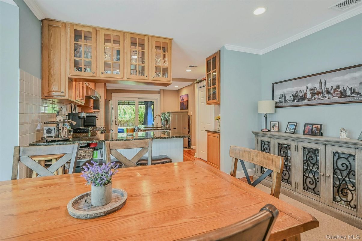 Dining room, Interior, Kitchen, Recessed Lighting