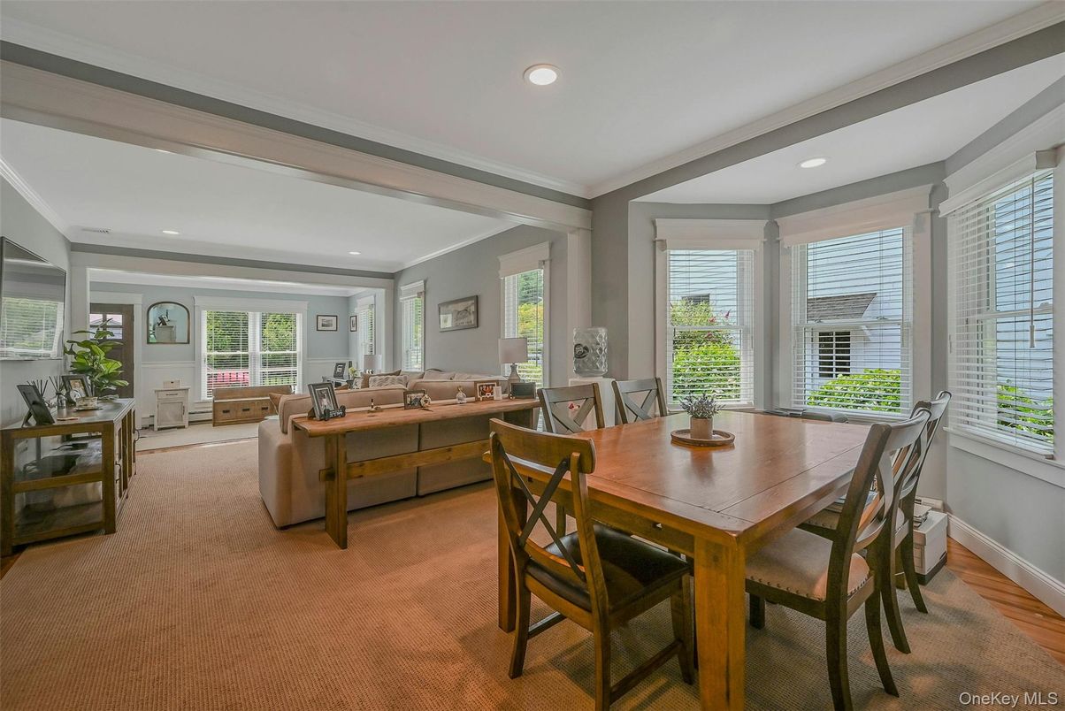Dining room, Interior, Living room, Recessed Lighting