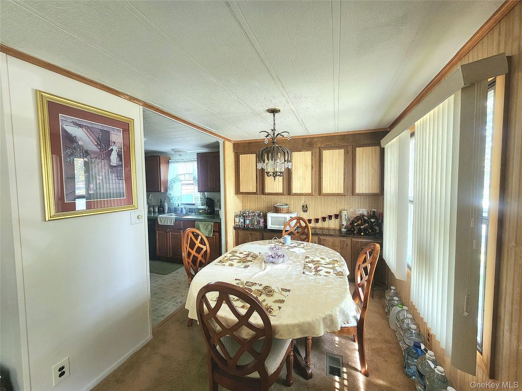 Chandelier, Dining room, Interior, Kitchen